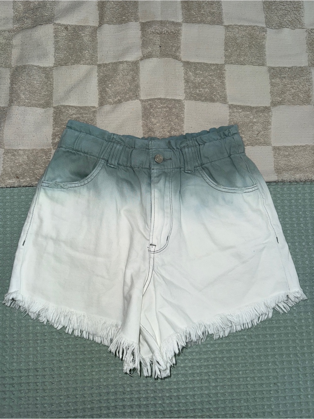 NWT Vervet Ombre Green-White Frayed Hem Shorts size M